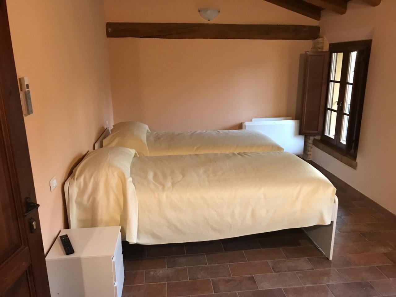 Agriturismo Podere Casino Mezzolara Phòng bức ảnh